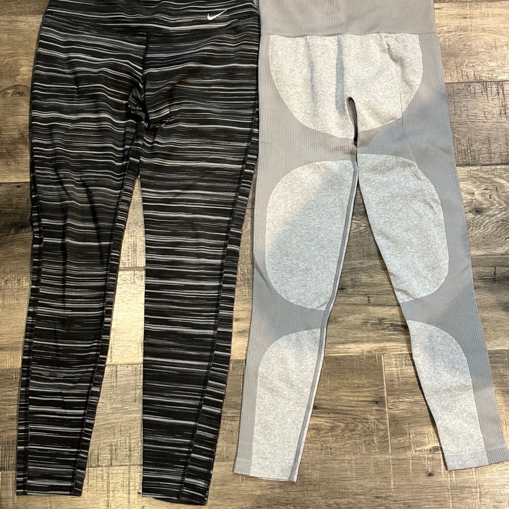 Women’s athletic yoga leggings, small Nike